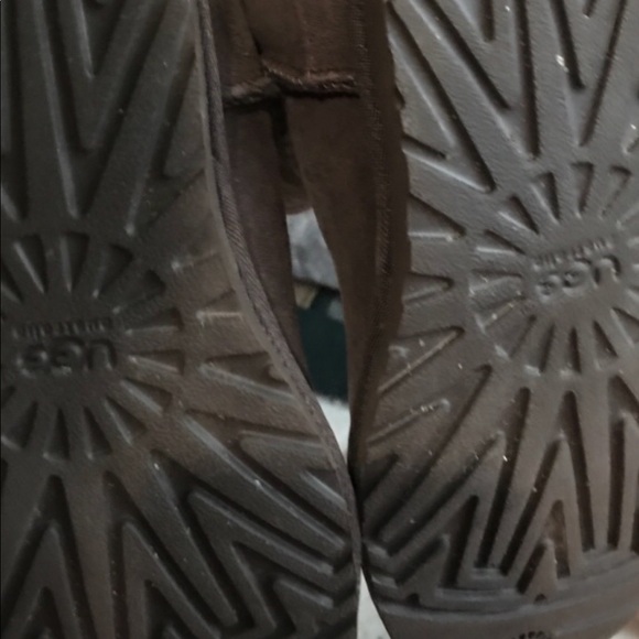 Brown classic uggs - Picture 4 of 4